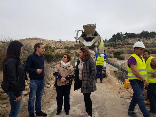 Agricultura inicia el acondicionamiento de un  camino rural en Campos del Río