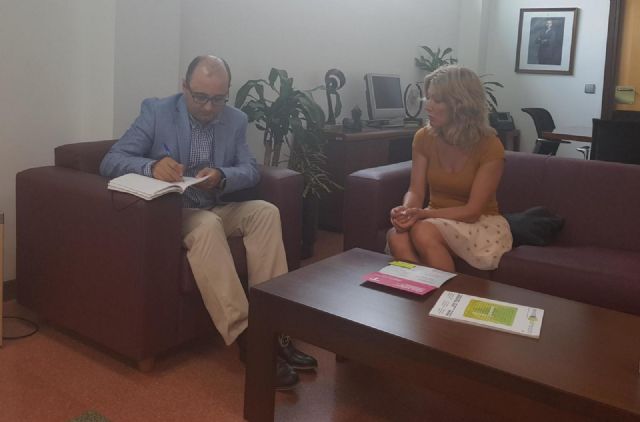 La alcaldesa solicita al INFO el máximo interés e implicación en la reapertura de la factoría de Halcón Foods y en la reindustrialización del municipio