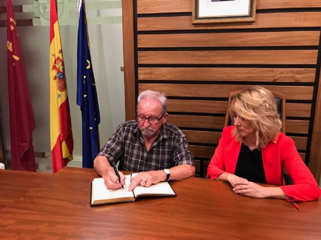 Campos del Río recibe la visita de una representación de Bourg Argental