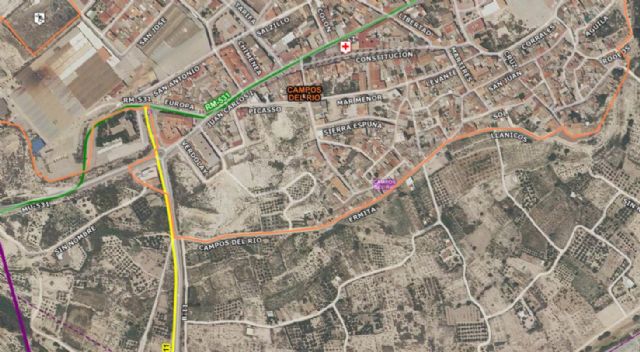 Servicios de emergencias atienden y trasladan al hospital a un hombre de 84 años víctima de un atropello en Campos del Rio