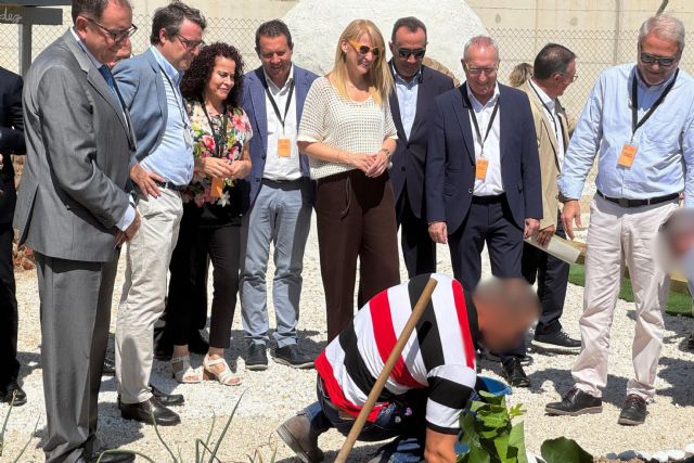 El alcalde de Mula asiste a la Semana Cultural Miguel Hernández en el Centro Penitenciario Murcia II