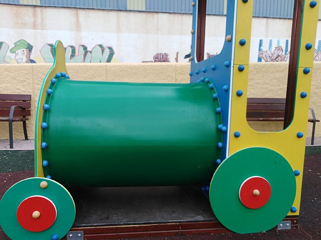 Reparada la atracción infantil dañada en el parque de La Estación
