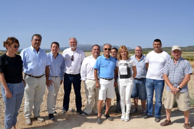 La alcaldesa se suma a las reivindicaciones de los grupos parlamentarios y del alcalde de Mula en defensa de las Comunidades de Regantes de la Comarca