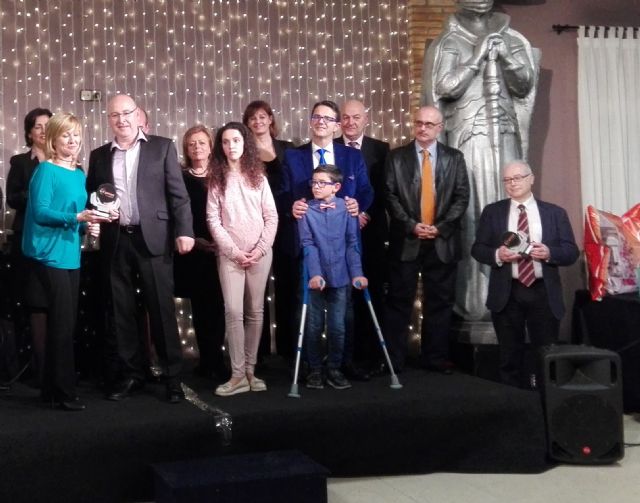D’Genes Y FEDER premian a Campos del Río por su implicación, interés, lucha e iniciativa para hacer visible la realidad de las enfermedades raras