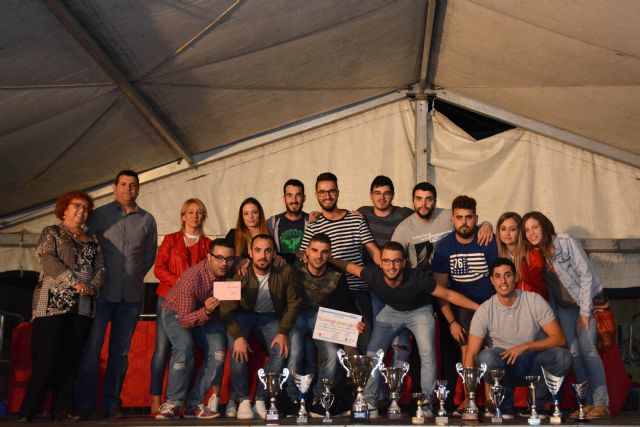 La peña ‘El Lío’ gana el primer premio del Campos Joven 2017