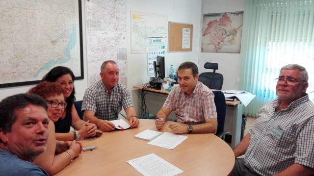 La Teniente de Alcalde, la edil de Sanidad y la Comunidad de Regantes de Campos del Río se reúnen con la Confederación Hidrográfica del Segura