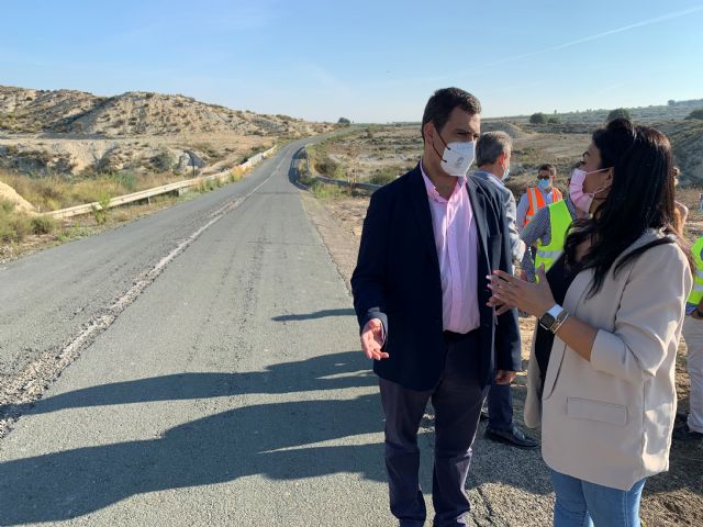 La Comunidad inicia la ampliación y mejora del firme de la carretera que une Campos del Río y Alguazas
