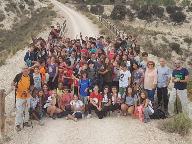 90 Alumnos del IES Floridablanca de Murcia realizan una reforestación en la Vía Verde
