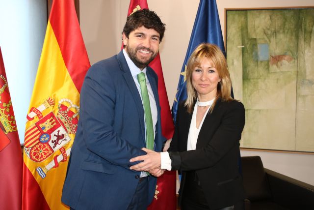 El presidente Fernando López Miras recibe a la alcaldesa de Campos del Río