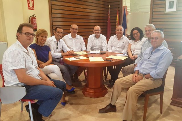 Los alcaldes de los municipios con menos de 5.000 habitantes de la Región se reúnen en Campos del Río con el director general de Administración Local