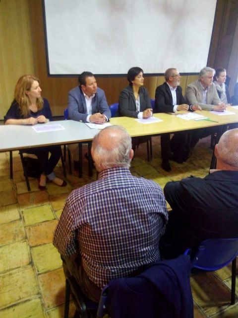 La alcaldesa asiste a la clausura de la semana cultural del centro de educación para adultos de la comarca